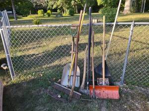 lot 176 image: Assorted Tools...