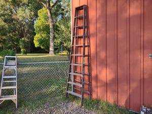 lot 198 image: Werner 10 Wooden Step Ladder...