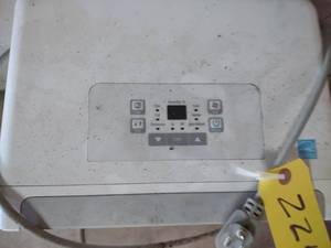lot 224 image: Dehumidifier, Works...