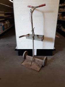 lot 111 image: Torch Tank Cart