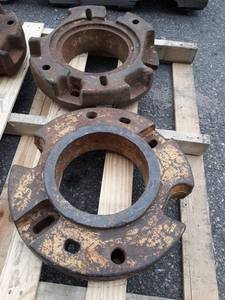 lot 120 image: Set of 2 Tractor Wheel Weights - D2628R