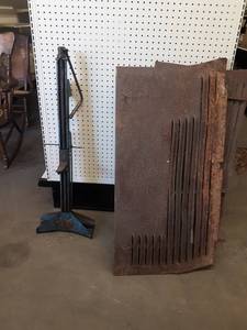 lot 138 image: Oliver 60 Tractor Side Tin Parts  Jack