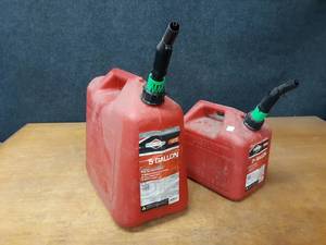 lot 163 image: Lot of (2) Gas Cans - 5 Gallon & 2 Gallon