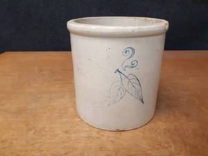 lot 168 image: Early Birch Leaf Red Wing Crock - 2 Gallon
