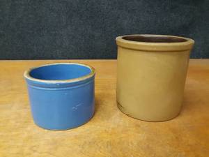 lot 169 image: Pair of Crocks - 7 x 5 & 8-14 x 8