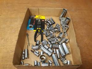 lot 181 image: Lot of Hand Tools and Sockets