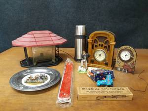 lot 194 image: Lot of Home Dcor and Collectables
