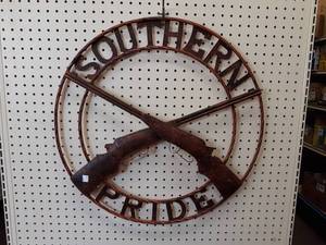 lot 200 image: Southern Pride Metal Wall Art - 24 Diameter