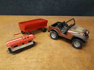 lot 210 image: Tonka Renegade Jeep, Wagon and Caboose