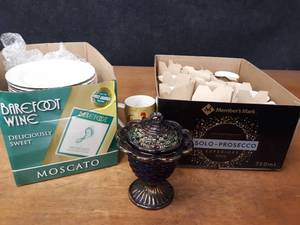 lot 224 image: Candy Dish, Dinner Plates and Mugs