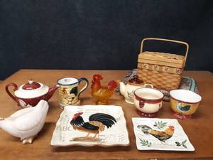 lot 231 image: Large Lot of Chicken  Rooster Decor