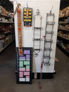 lot 261 image: Lot of Wall and Home Dcor and More