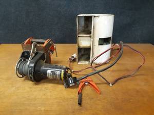 lot 269 image: Superwinch 12V DC Winch 1000 Lbs Capacity & 110V Blower - Both Tested and Work