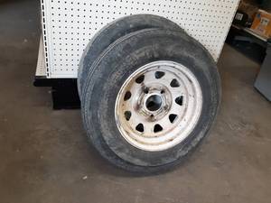 lot 281 image: Pair of Boat Trailer Tires 13 5-4.5