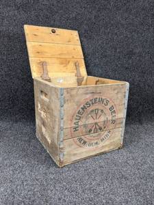 lot 241 image: Antique Hauenstein Beer Crate with Latch - Measures 12 x 12-12 x 13