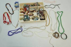 lot 39 image: Costume jewelry