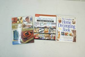 lot 58 image: DIY Books