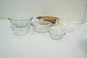 lot 60 image: Bakeware