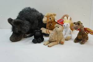 lot 69 image: Stuffed animals