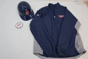 lot 71 image: Twins merchandise