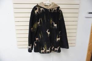 lot 104 image: Ladies coat