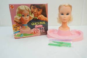 lot 8 image: Vintage Barbie
