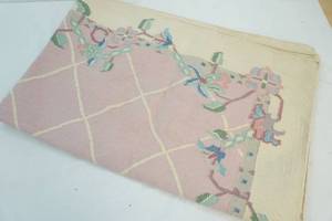 lot 114 image: Rug