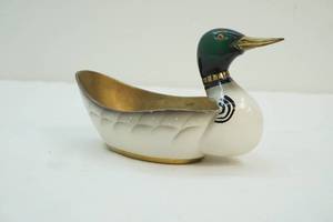 lot 118 image: Brass box