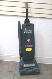lot 153 image: Vacuum
