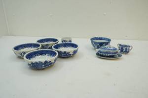lot 156 image: Japanese china set