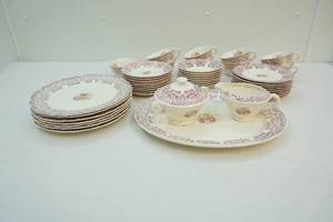 lot 158 image: Dishes