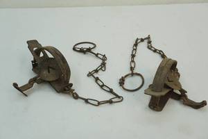 lot 162 image: Animal traps