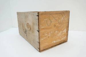 lot 170 image: Wood crate