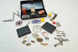 lot 183 image: Collectibles