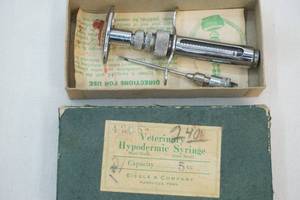 lot 197 image: Vintage syringe