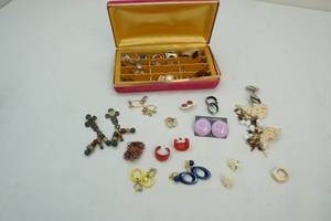 lot 234 image: Jewelry box