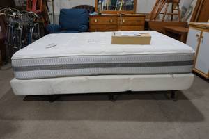 lot 254 image: Adjustable bed