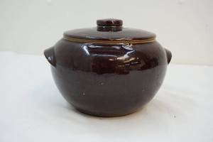 lot 267 image: Bean pot