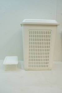 lot 298 image: Laundry basket and tote