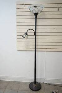 lot 300 image: Floor lamp