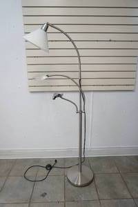 lot 304 image: Floor lamp