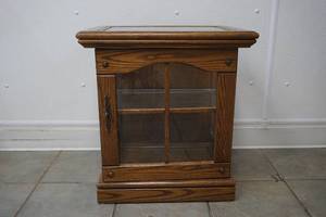 lot 310 image: Cabinent