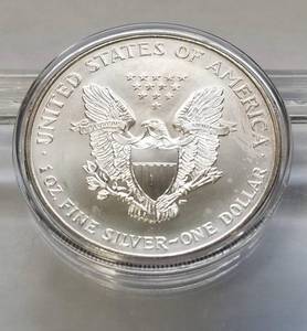 1997 AMERICAN SILVER EAGLE 1 TROY OZ. .999 FINE SILVER IN AIRTITE