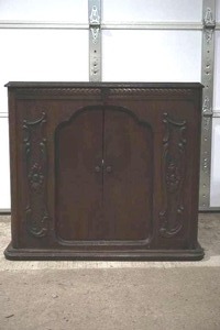 Radio cabinet