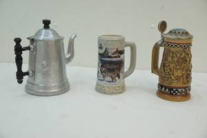 Coffee pot & mugs