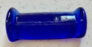 lot 12 image: 6 Cobalt Blue Knife Glass  Rests