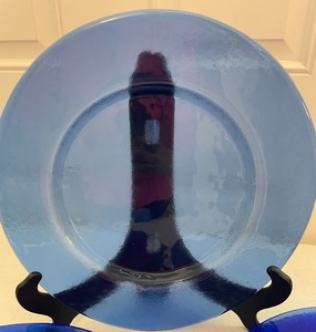 lot 11 image: 8 Charming Glass Cobalt Glass Chargers