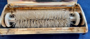 lot 46 image: Vintage Table Top Cleaning Accessories