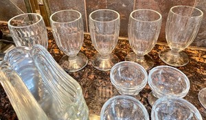 lot 313 image: Ice Cream Parlor Grouping