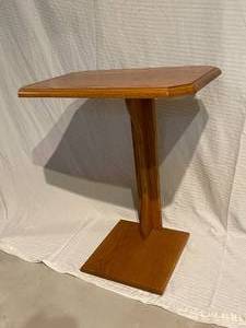lot 119 image: Pedastal Table With Retracting Cup Holders
